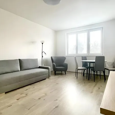 Big And Sunny Apartment With Great Acces To Center Bratislava Exterior photo