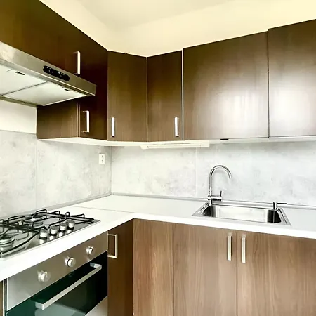 Big And Sunny Apartment With Great Acces To Center Bratislava Exterior photo